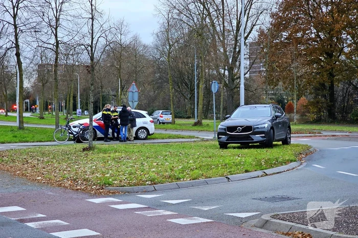 Fietser aangereden op rotonde