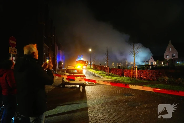 Flinke vlammen bij grote brand in vrijstaande woning