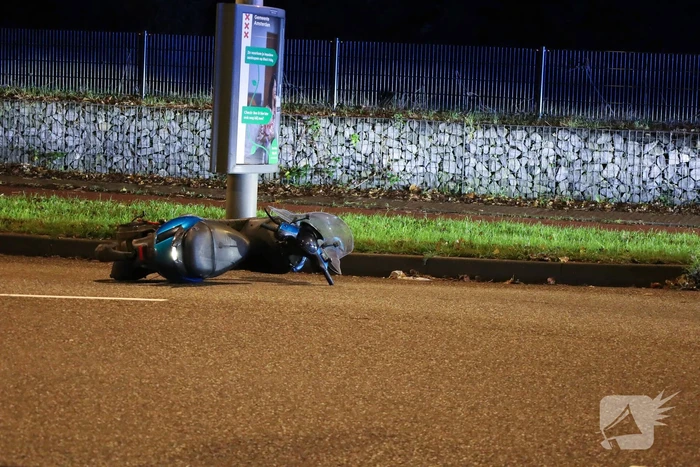 Scooterrijder ernstig gewond bij verkeersongeval