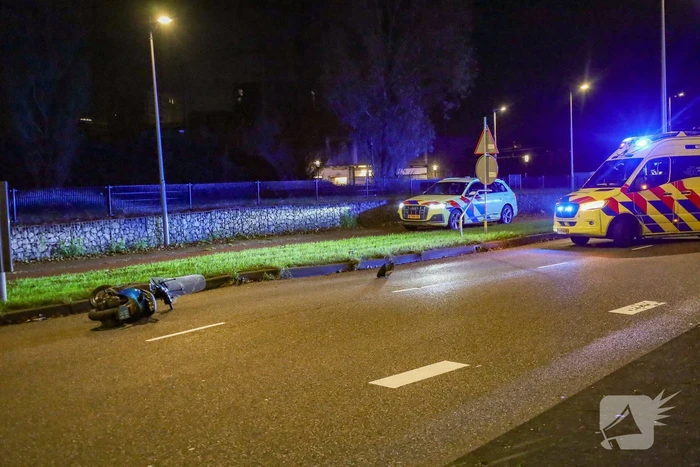 Scooterrijder ernstig gewond bij verkeersongeval