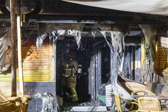 Explosie en brand richten grote schade aan bij restaurant