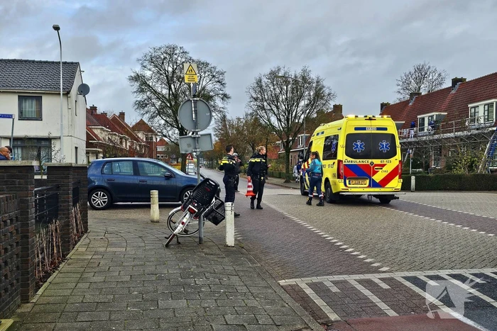 Fietsster gewond bij botsing met auto