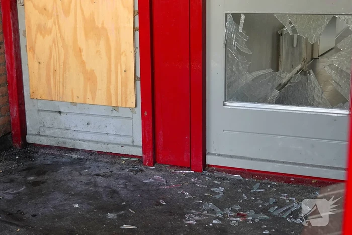 Schade aan woning door explosie, bewonder gewond