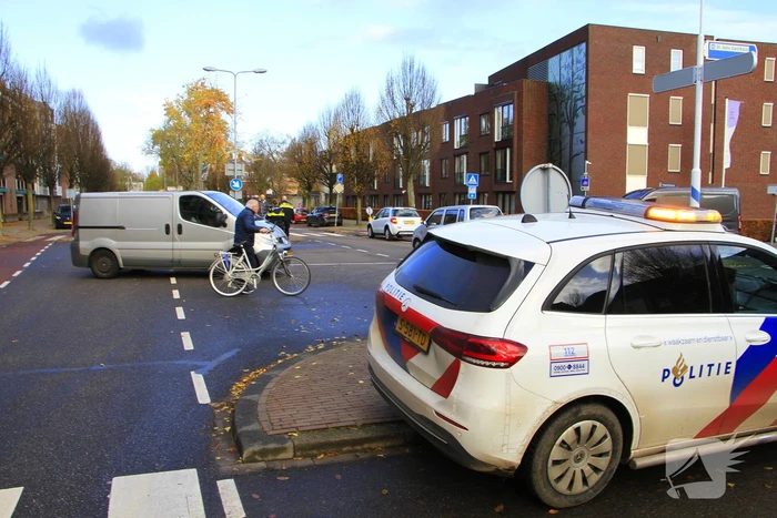 Fietser gewond bij aanrijding op kruispunt