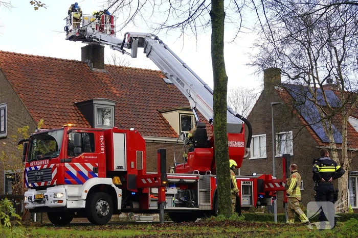 Schade aan woning beperkt na schoorsteenbrand