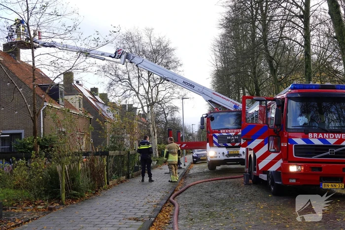Schade aan woning beperkt na schoorsteenbrand