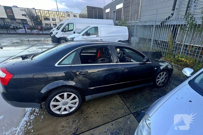 Motorcompartiment brandt volledig uit bij autoverhuurder