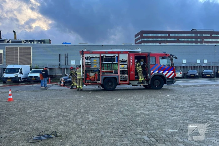Motorcompartiment brandt volledig uit bij autoverhuurder