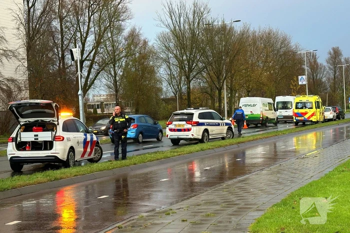 Auto's beschadigd na kop-staartbotsing