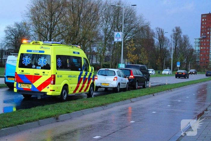 Auto's beschadigd na kop-staartbotsing