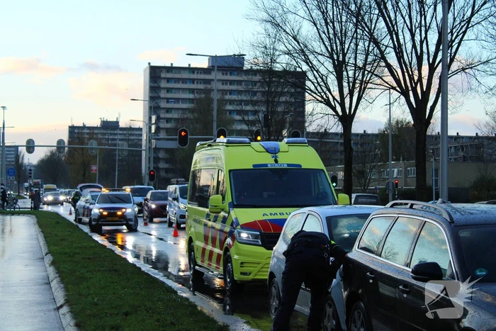 Auto's beschadigd na kop-staartbotsing