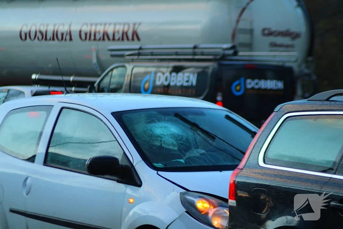 Auto's beschadigd na kop-staartbotsing