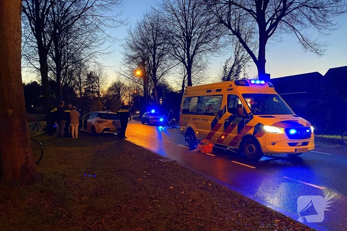 Fietser ernstig gewond bij botsing met auto