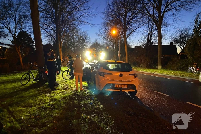 Fietser ernstig gewond bij botsing met auto