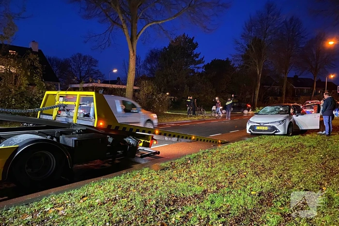 Fietser ernstig gewond bij botsing met auto