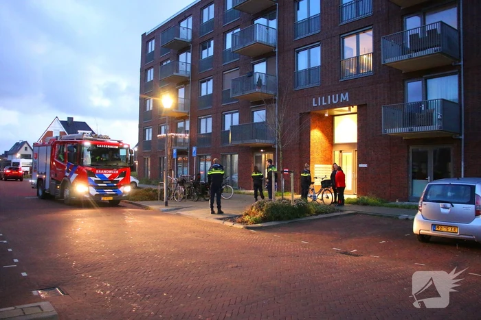 Brand in keuken door brandweer geblust