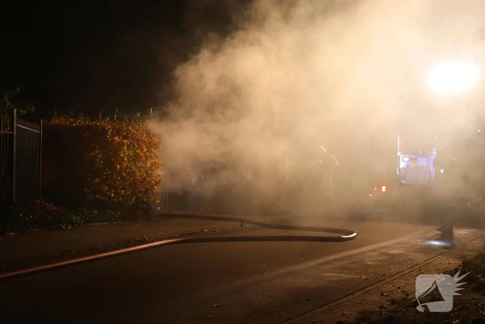 Veel rookontwikkeling bij brand in ondergrondse container