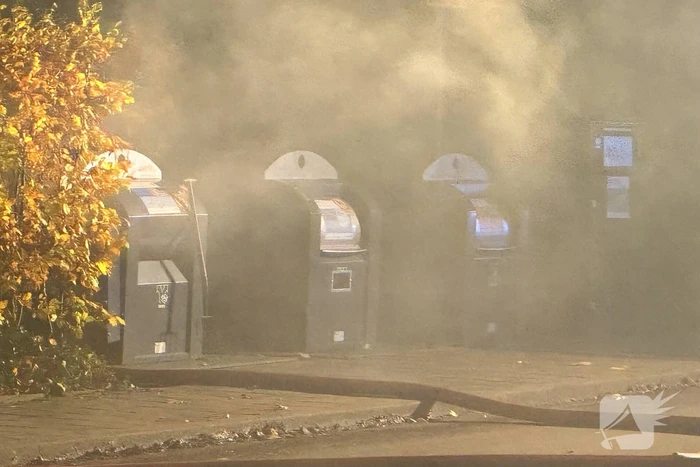 Veel rookontwikkeling bij brand in ondergrondse container