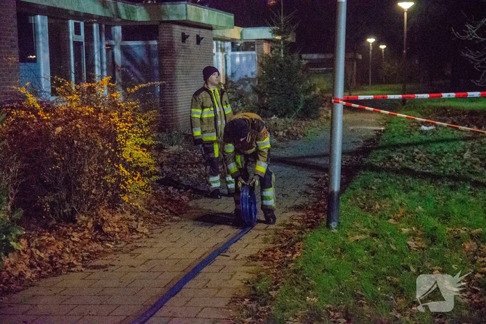 Supermarkt ontruimd en vol rook door brand