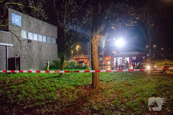 Supermarkt ontruimd en vol rook door brand