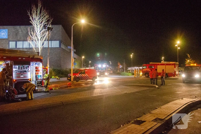 Supermarkt ontruimd en vol rook door brand