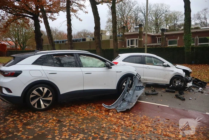 Flinke schade bij ongeval op kruising