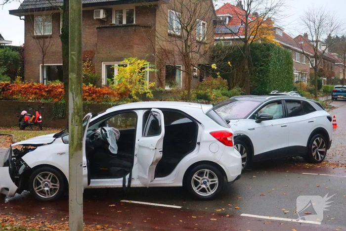 Flinke schade bij ongeval op kruising