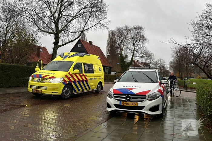 Twee fietsers botsen op elkaar