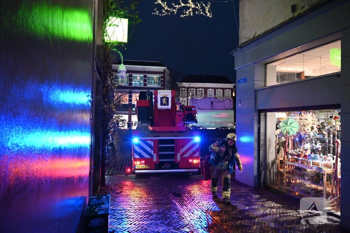 Keukenbrand in hamburgerrestaurant