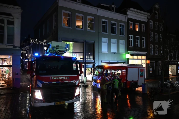 Keukenbrand in hamburgerrestaurant