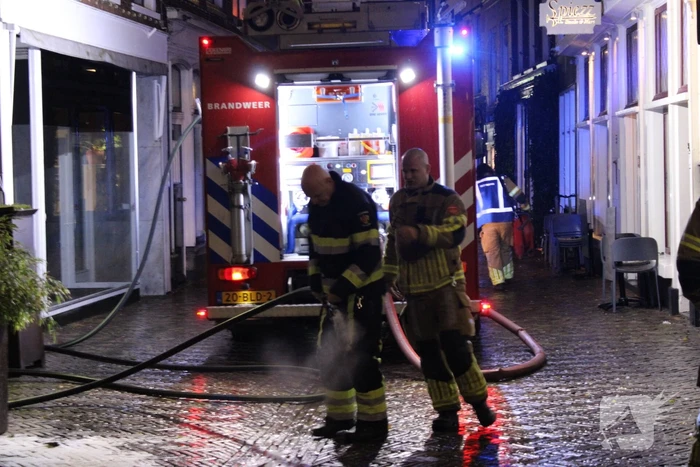 Keukenbrand in hamburgerrestaurant