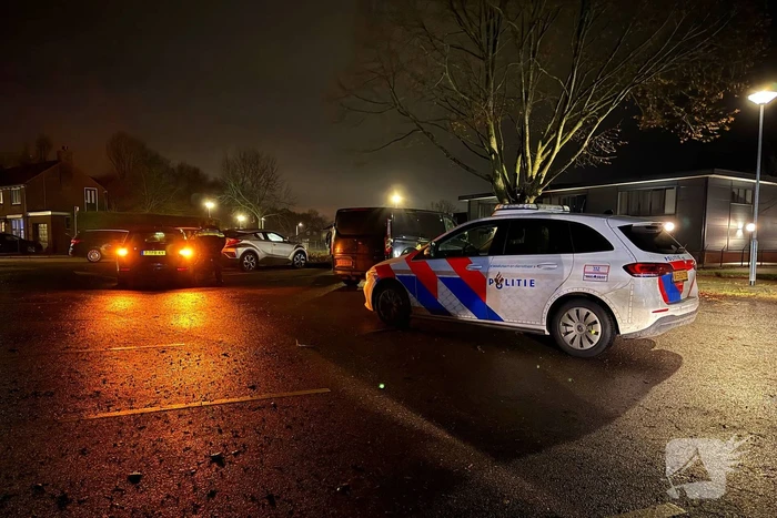 Voorwiel van fiets breekt af na botsing met auto op kruising