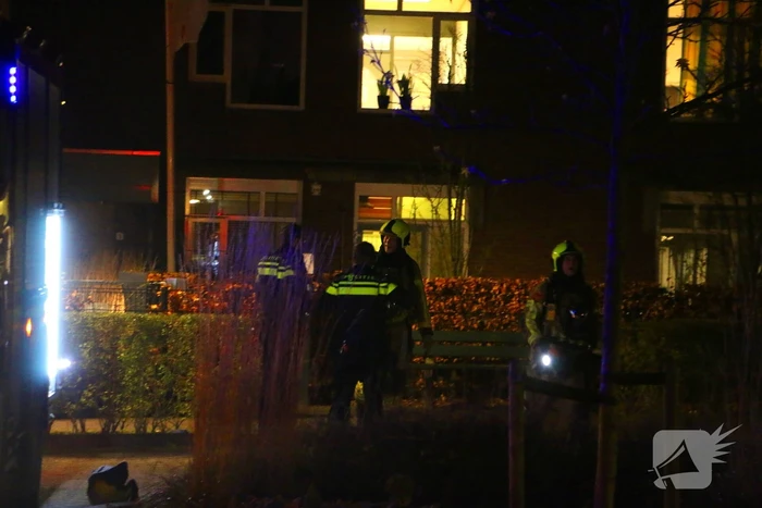 Brandweer doet onderzoek naar chemische lucht in zorgcentrum