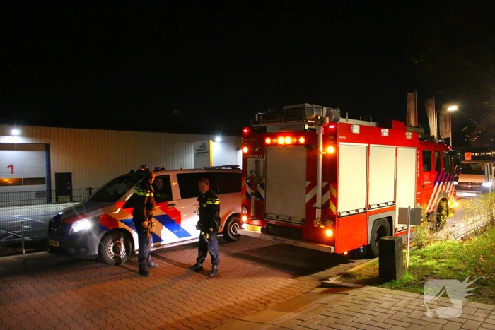 Brandweer doet onderzoek naar chemische lucht in zorgcentrum