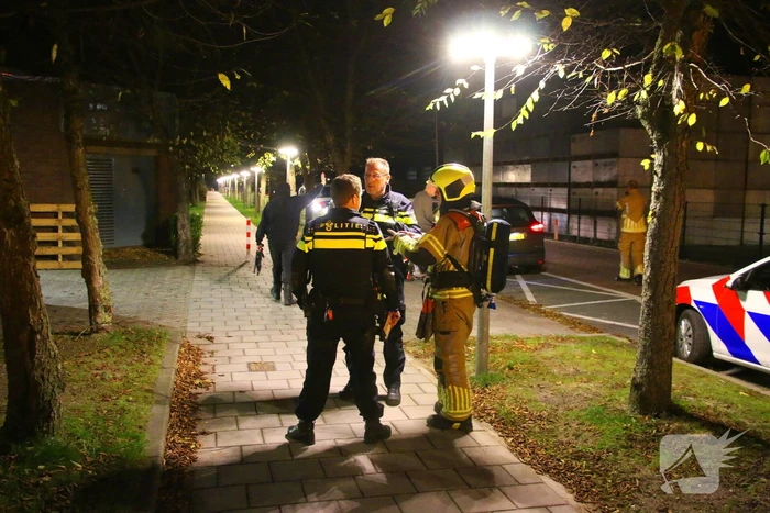 Brandweer doet onderzoek naar chemische lucht in zorgcentrum
