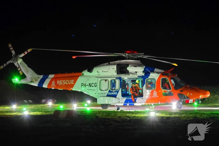 Kustwacht helikopter evacueerd patiënt van cruiseschip