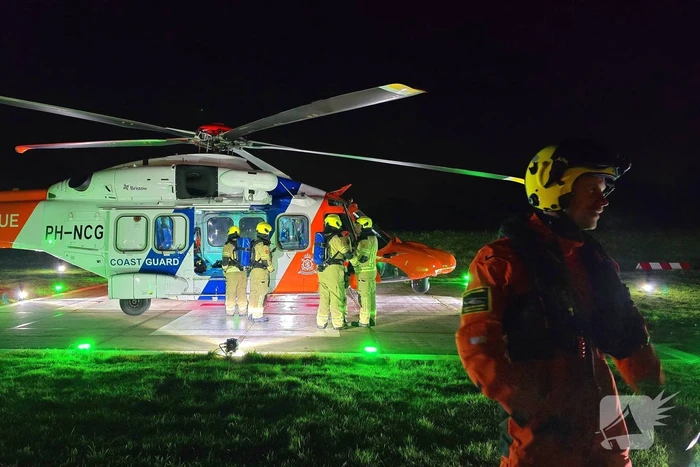Kustwacht helikopter evacueerd patiënt van cruiseschip