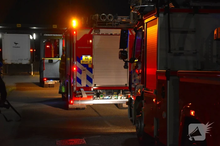 Bedrijfspand pakketbezorger ontruimd vanwege brand