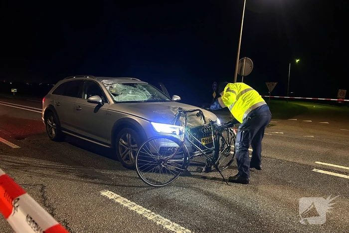 Persoon zwaargewond bij aanrijding met auto