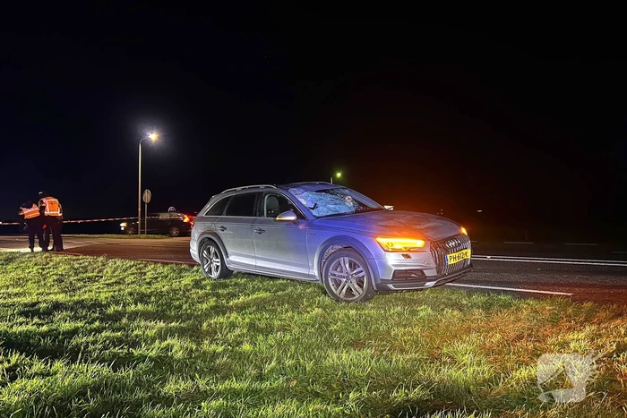 Persoon zwaargewond bij aanrijding met auto