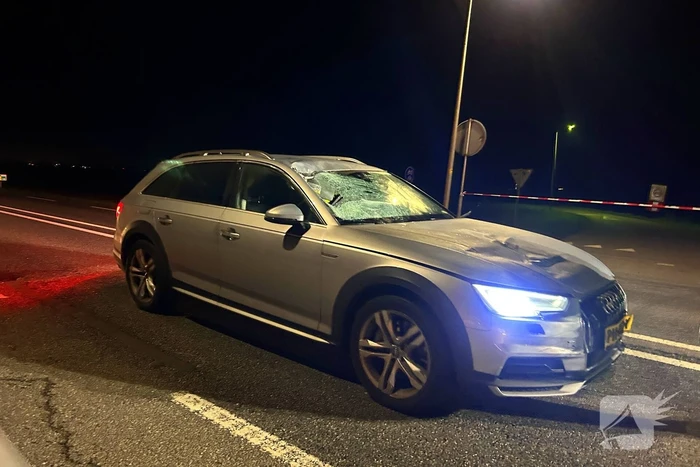 Persoon zwaargewond bij aanrijding met auto