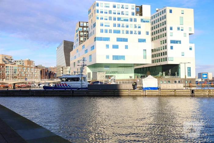 Overleden persoon in water aangetroffen