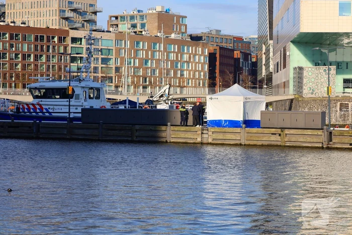 Overleden persoon in water aangetroffen