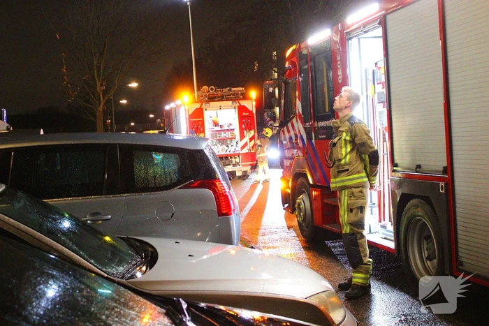 Uitslaande brand verwoest flatwoning