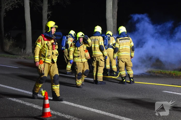 Auto volledig verwoest door brand