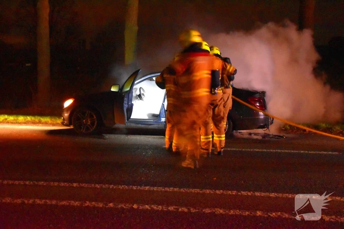 Auto volledig verwoest door brand