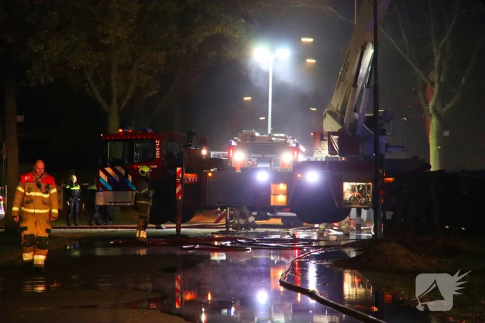 Vijf vrachtwagen total-loss verklaard door brand