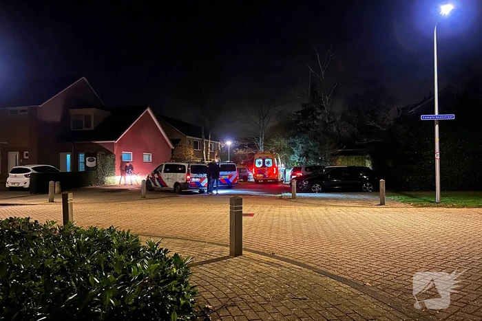 Persoon neergestoken op straat