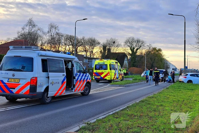 Voetganger zwaargewond bij aanrijding met personenauto