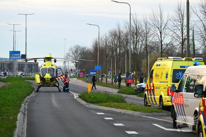 Voetganger zwaargewond bij aanrijding met personenauto